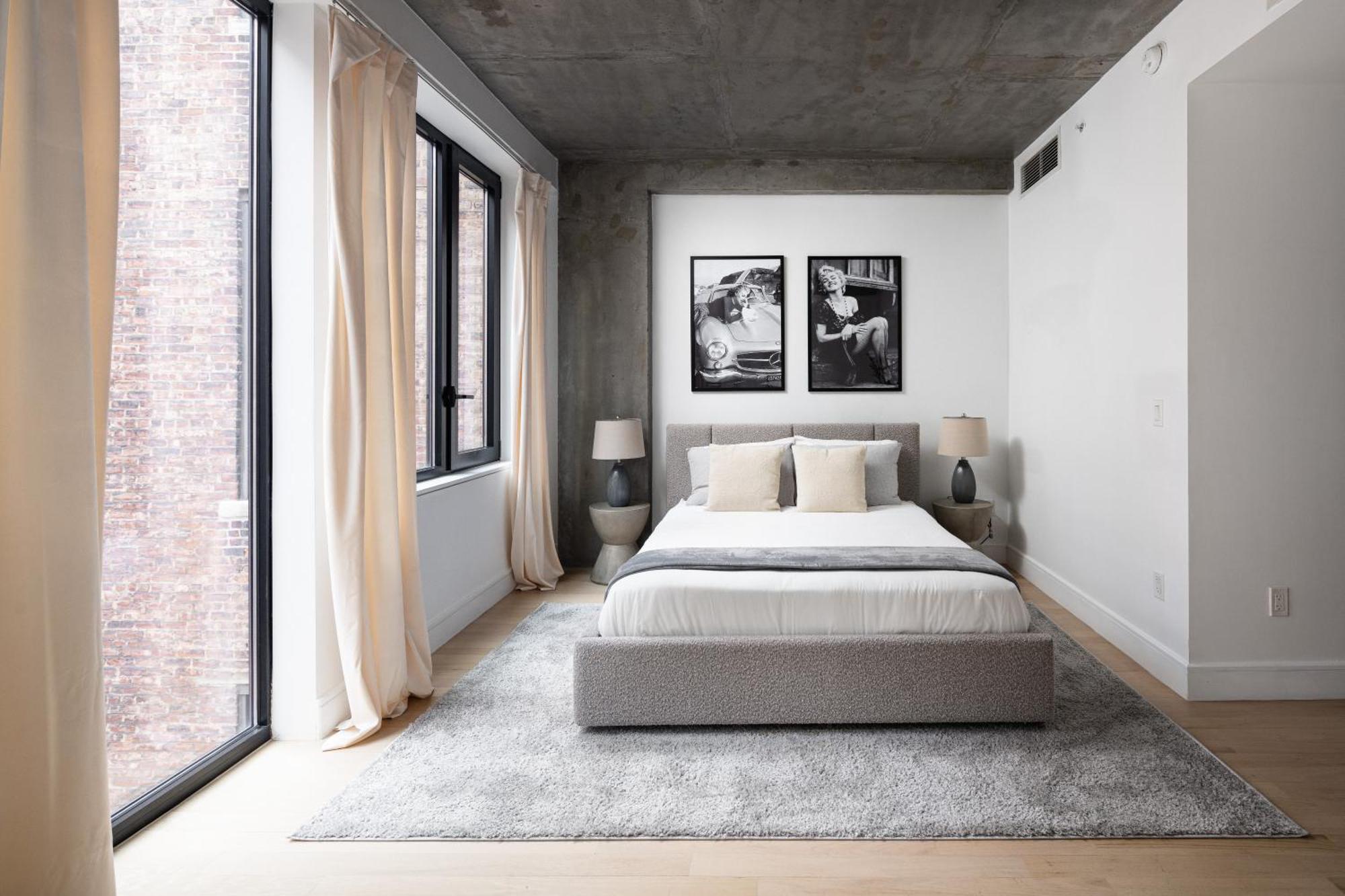 Charming Penthouse In Apartment New York